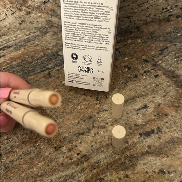 bdb Billion Dollar Beauty Eyeshadow Stick Duo- Caramel & Honey Brand New Only 2 - Picture 7 of 11
